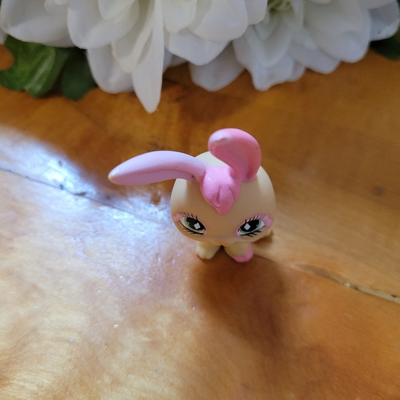 Littlest Pet Shop LPS #506 Bunny Rabbit Cream Pink Blue Green Eyes 2006 - Picture 7 of 11